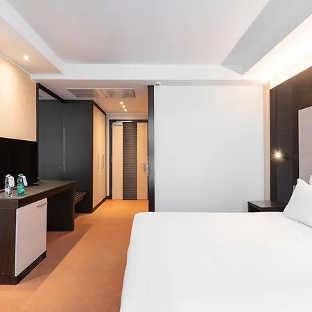 Napoli San Mauro Казальнуово-ди- Наполи