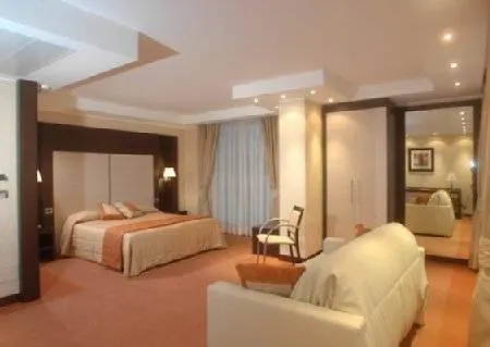 Napoli San Mauro Отель 4*