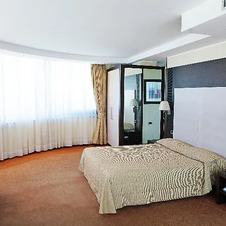 Napoli San Mauro ホテル